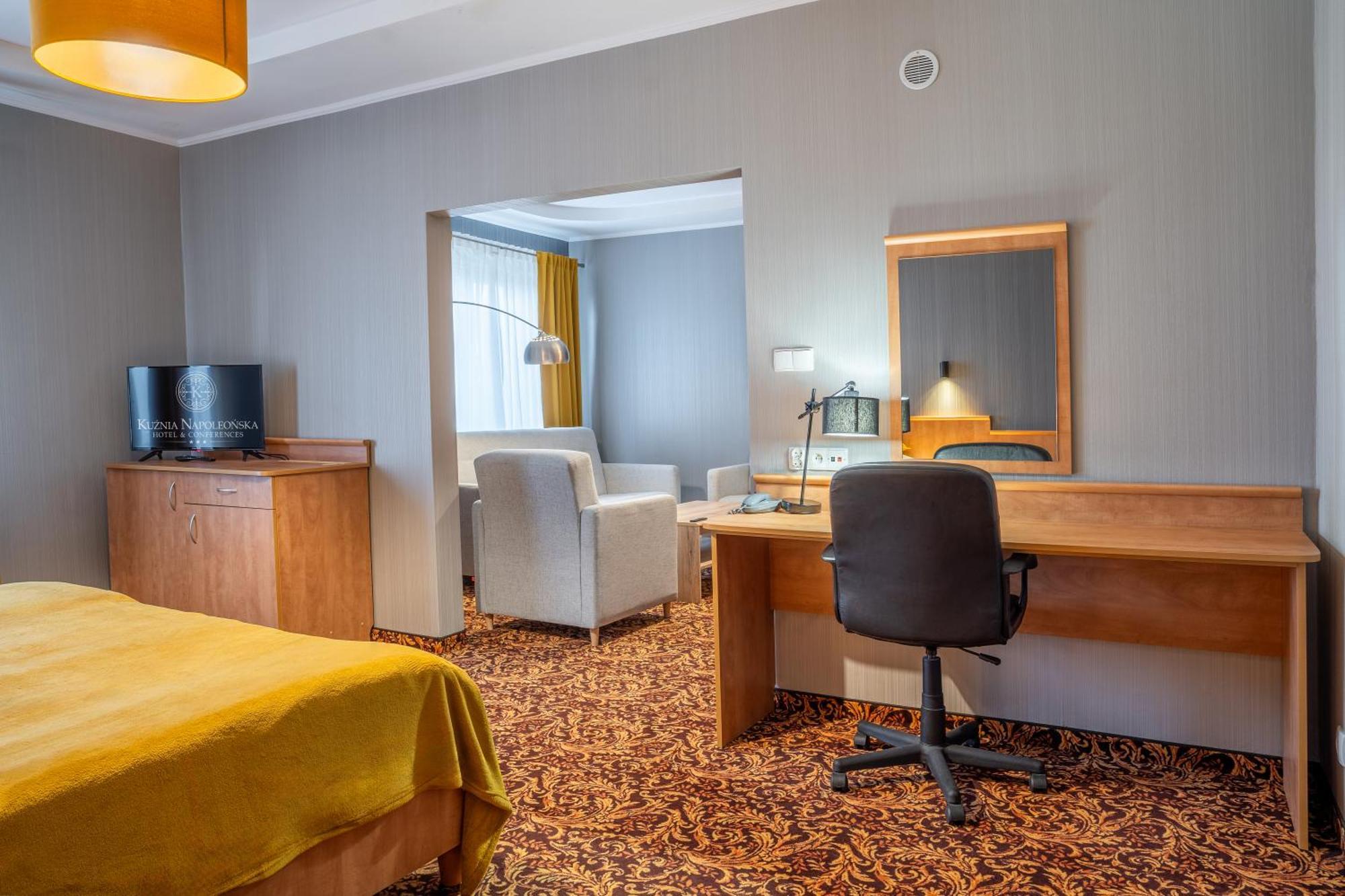 Hotel Kuznia Napoleonska Teresin Екстериор снимка