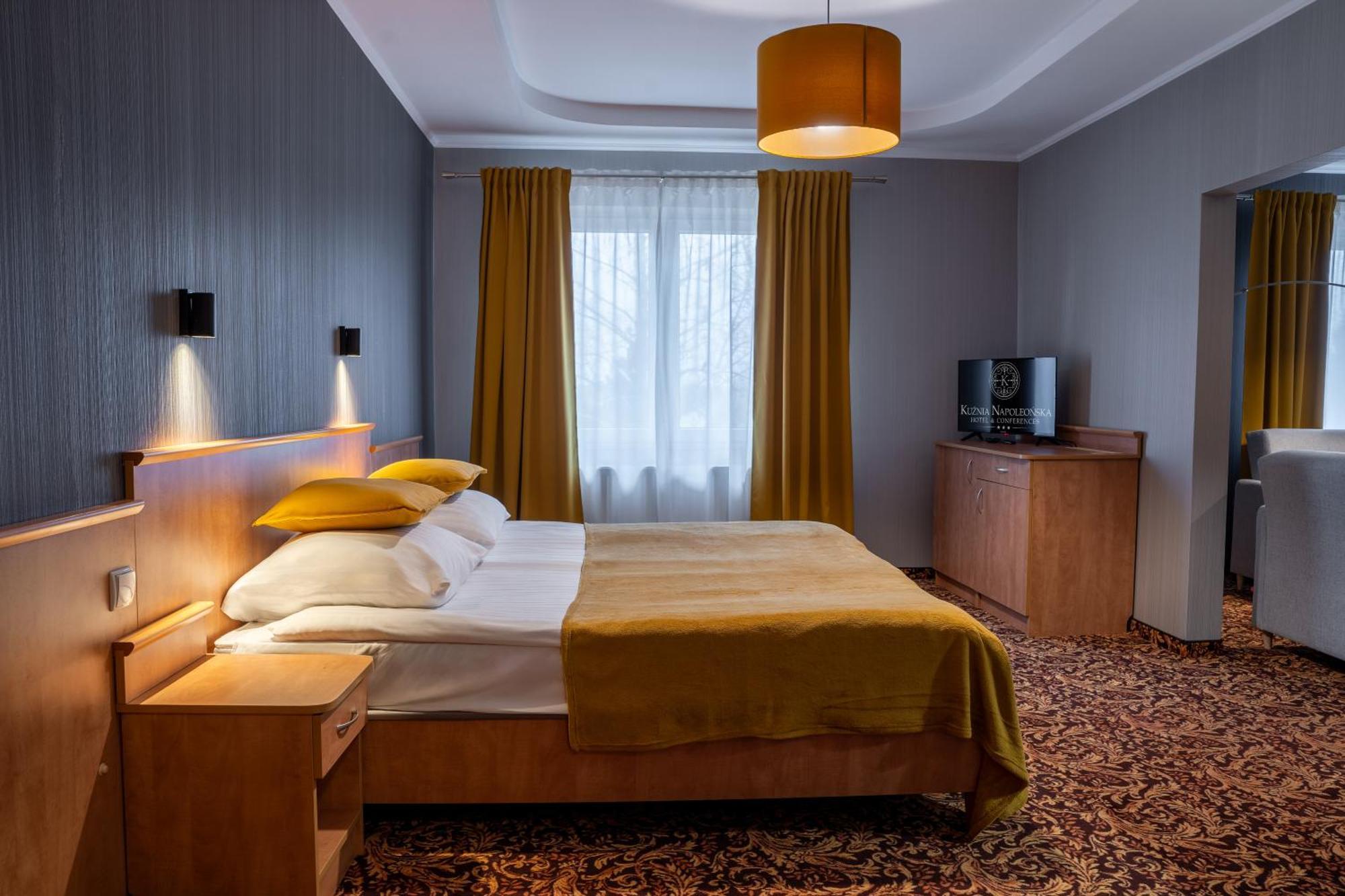 Hotel Kuznia Napoleonska Teresin Екстериор снимка